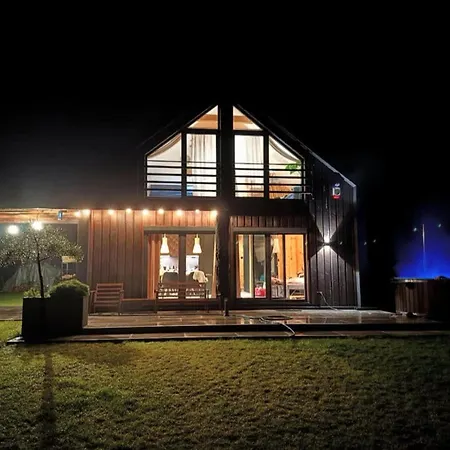 Nowoczesna Stodola Z Balia Na Mazurach Semesterbostad